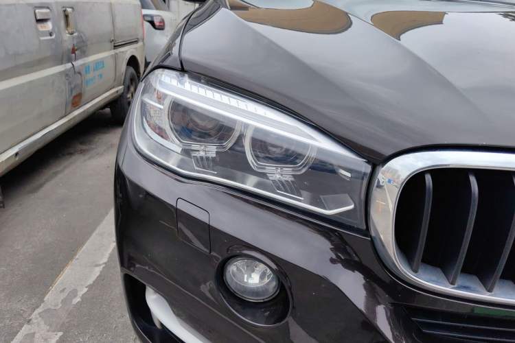 Used BMW X5  Right Front Headlight