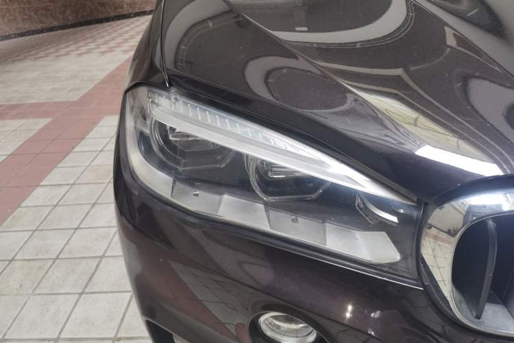 Used BMW X5  Right Front Headlight