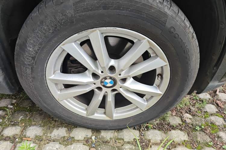 Used BMW X5  Right Front Wheel Hub