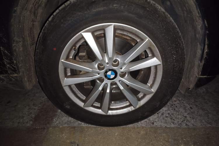 Used BMW X5  Right Front Wheel Hub