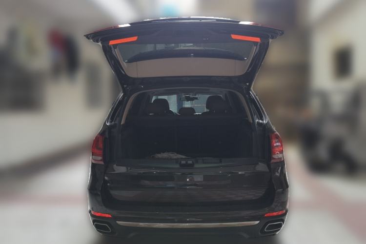 Used BMW X5  Trunk