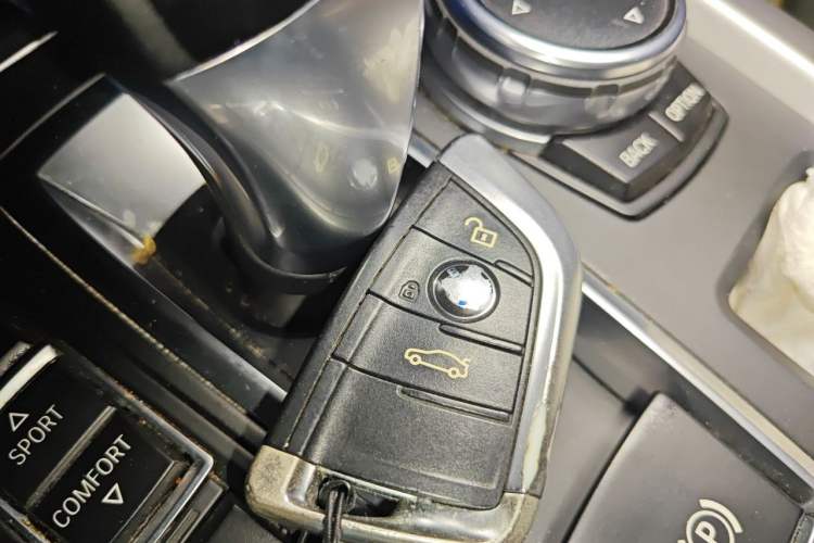 Used BMW X5  Vehicle Key