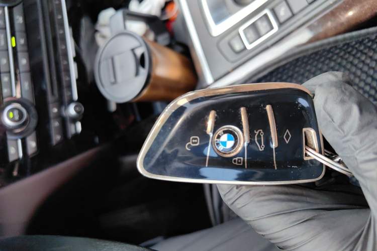 Used BMW X5  Vehicle Key