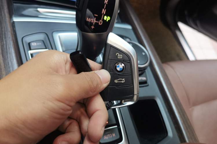 Used BMW X5  Vehicle Key