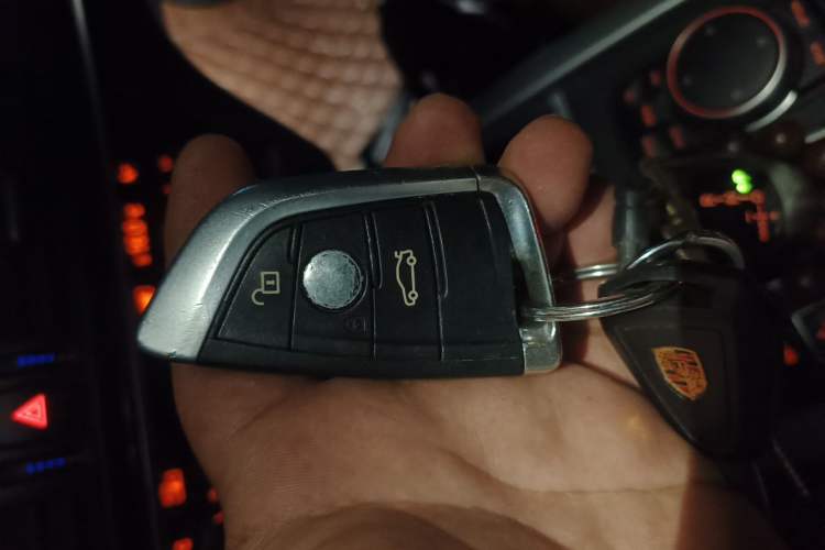 Used BMW X5  Vehicle Key