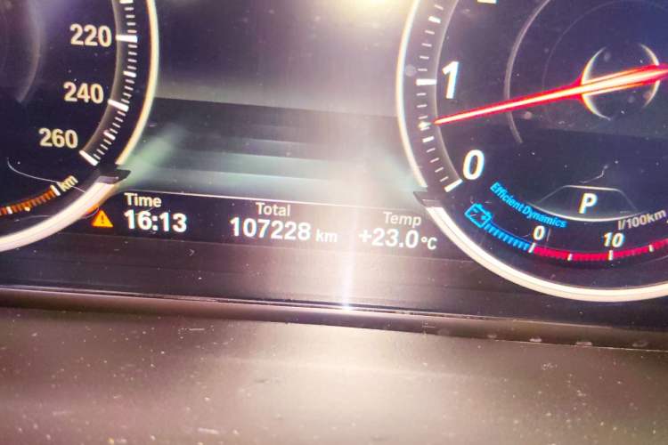 Used BMW X5  Odometer Close Up