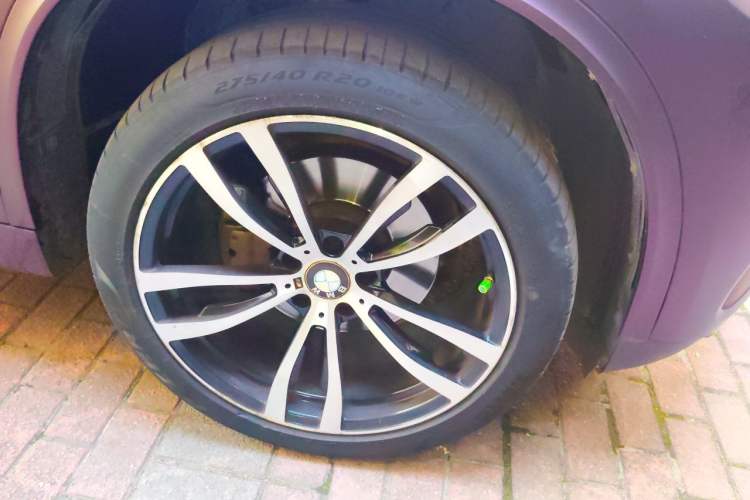 Used BMW X5  Right Front Wheel Hub