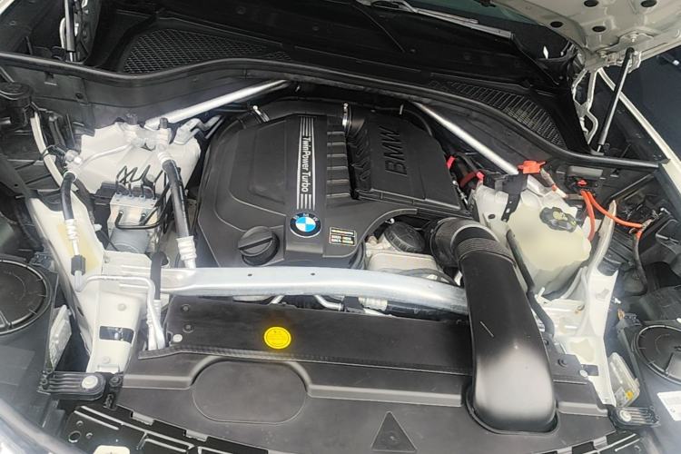 Used BMW X5 2016 xDrive35i parallel import Engine Bay