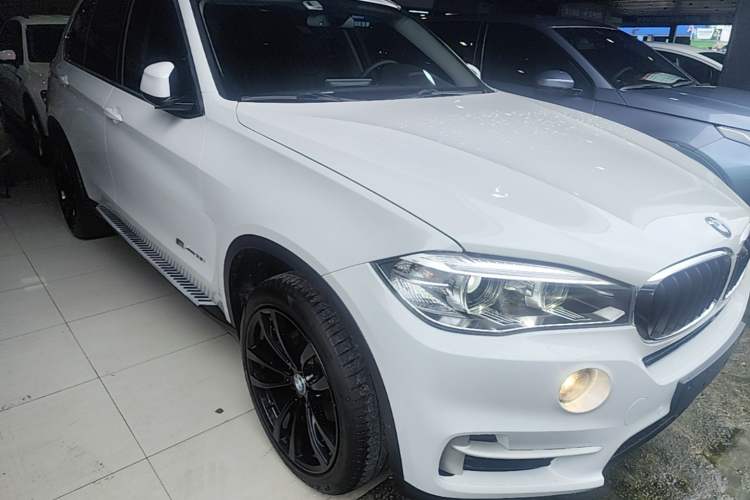 Used BMW X5 2016 xDrive35i parallel import Front Right 45 Deg