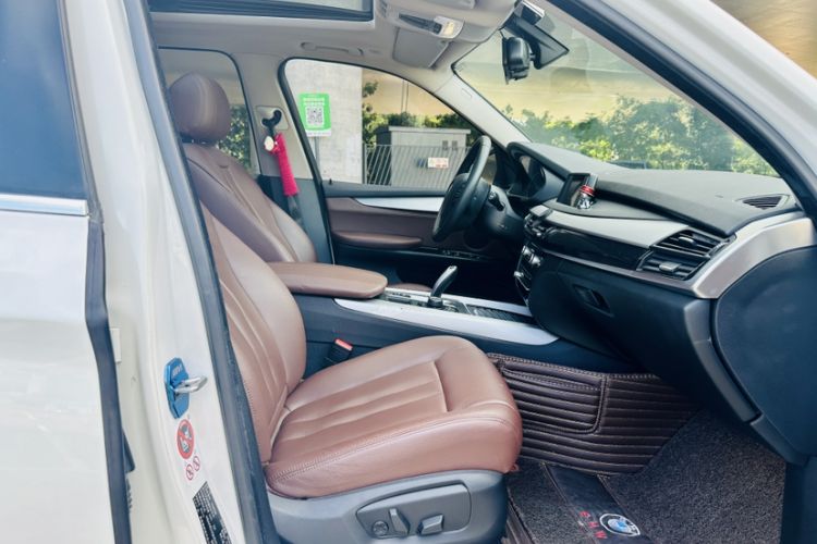 Used BMW X5 2016 xDrive35i parallel import Interior 2