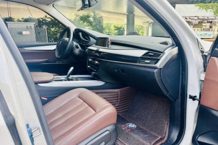 Used BMW X5 2016 xDrive35i parallel import Interior 5