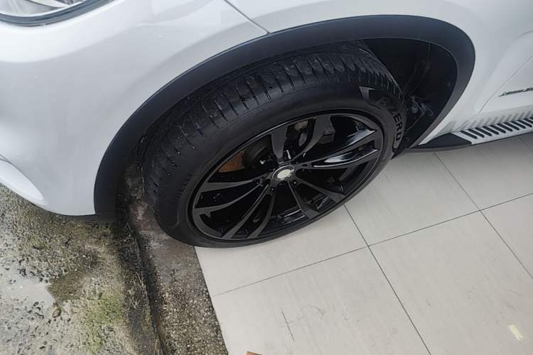 Used BMW X5 2016 xDrive35i parallel import Left Front Wheel Hub