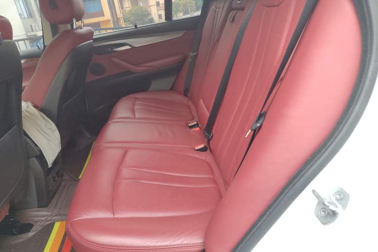 Used BMW X5  Left Rear Seat