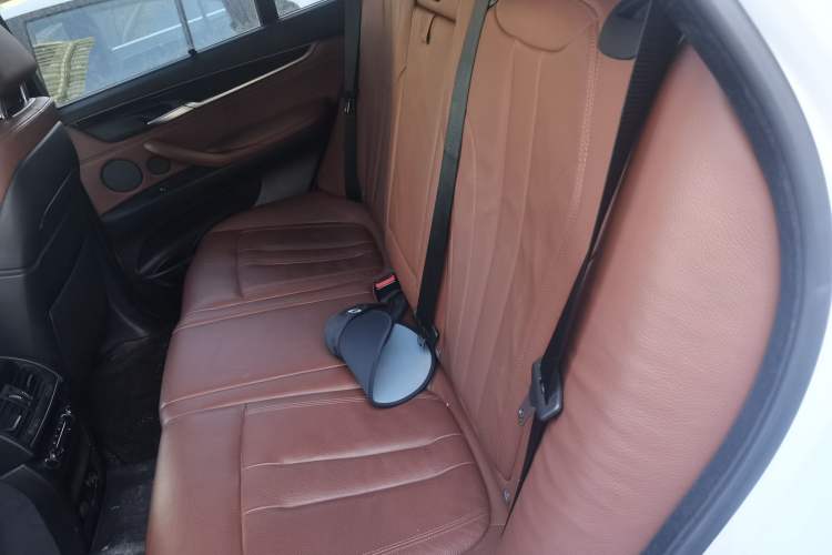 Used BMW X5  Left Rear Seat