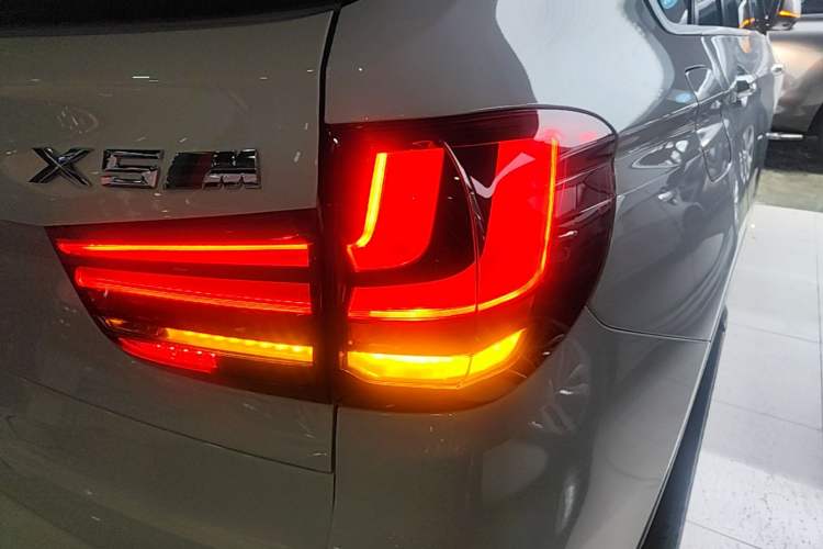Used BMW X5 2016 xDrive35i parallel import Right Rear Taillight