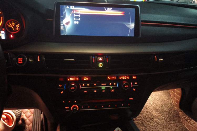 Used BMW X5  Audio And AC Panel