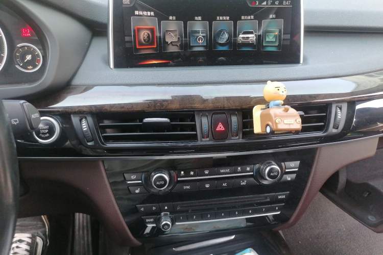 Used BMW X5 2017 xDrive28i Audio And AC Panel