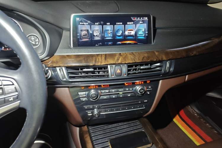 Used BMW X5 2017 xDrive28i Audio And AC Panel
