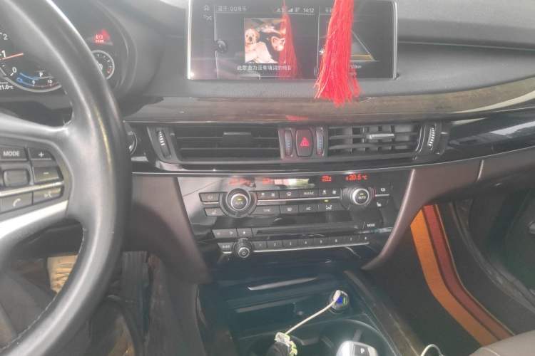 Used BMW X5 2017 xDrive28i Audio And AC Panel