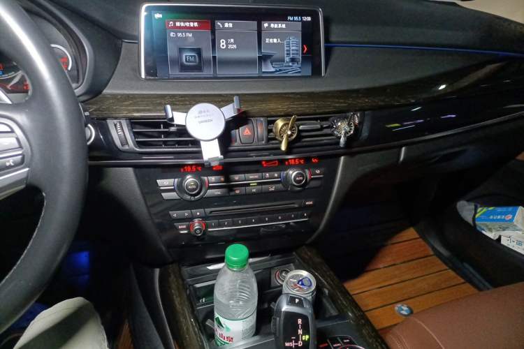 Used BMW X5  Audio And AC Panel