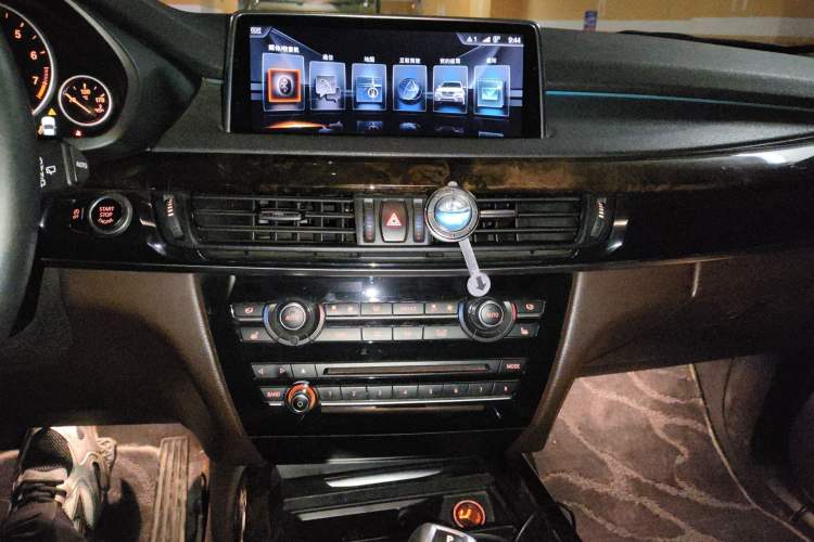 Used BMW X5 2017 xDrive28i Audio And AC Panel