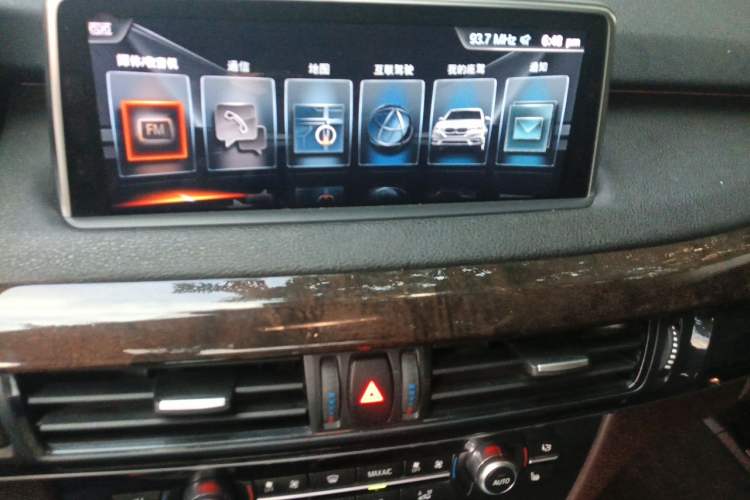 Used BMW X5 2017 xDrive28i Audio And AC Panel