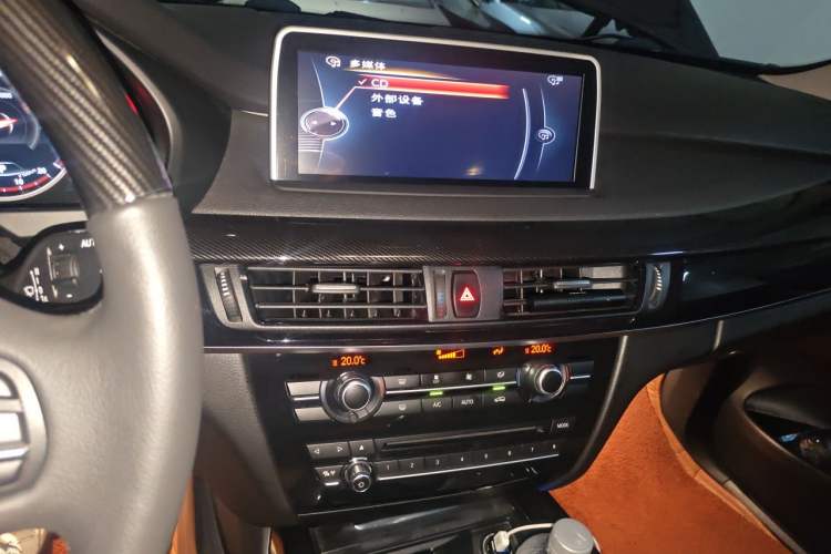 Used BMW X5  Audio And AC Panel