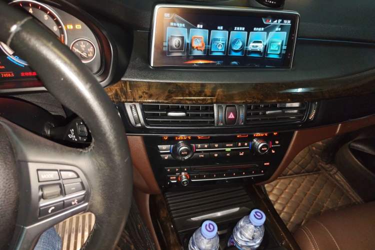 Used BMW X5 2017 xDrive28i Audio And AC Panel