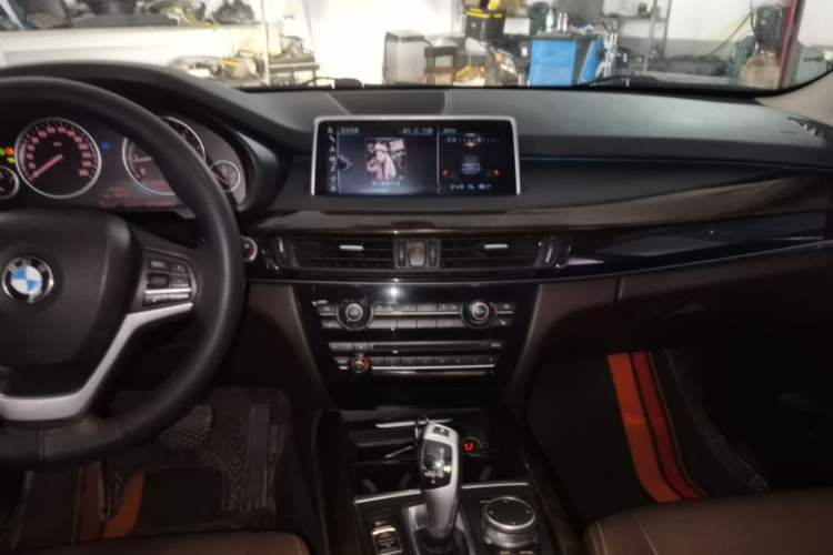 Used BMW X5 2017 xDrive28i Audio And AC Panel