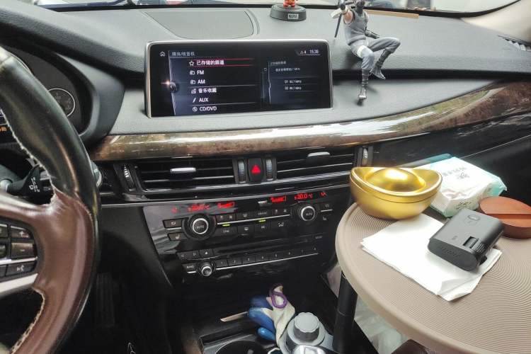 Used BMW X5 2017 xDrive28i Audio And AC Panel