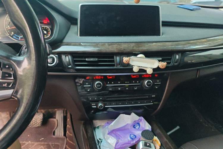 Used BMW X5 2017 xDrive28i Audio And AC Panel