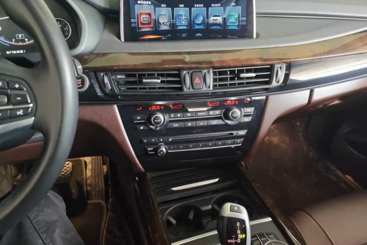 Used BMW X5 2017 xDrive28i Audio And AC Panel