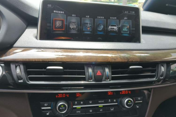 Used BMW X5 2017 xDrive28i Audio And AC Panel