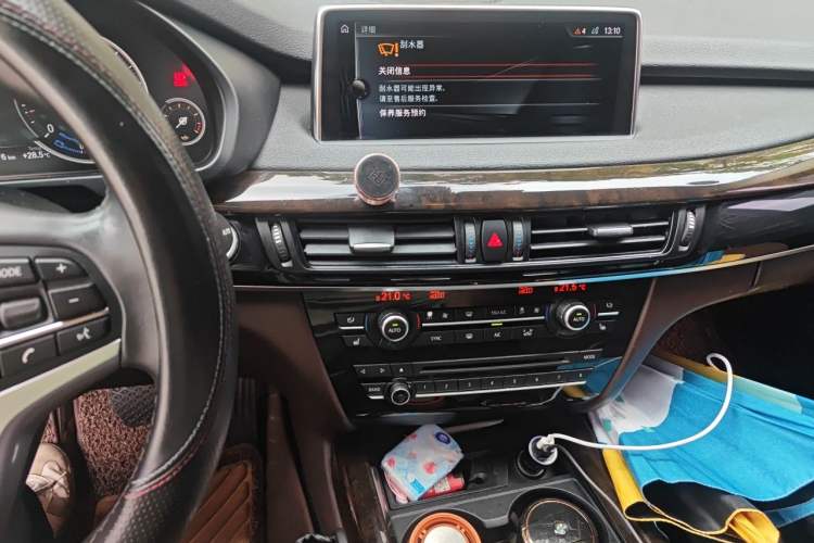Used BMW X5 2017 xDrive28i Audio And AC Panel