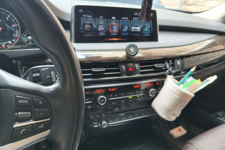 Used BMW X5 2017 xDrive28i Audio And AC Panel