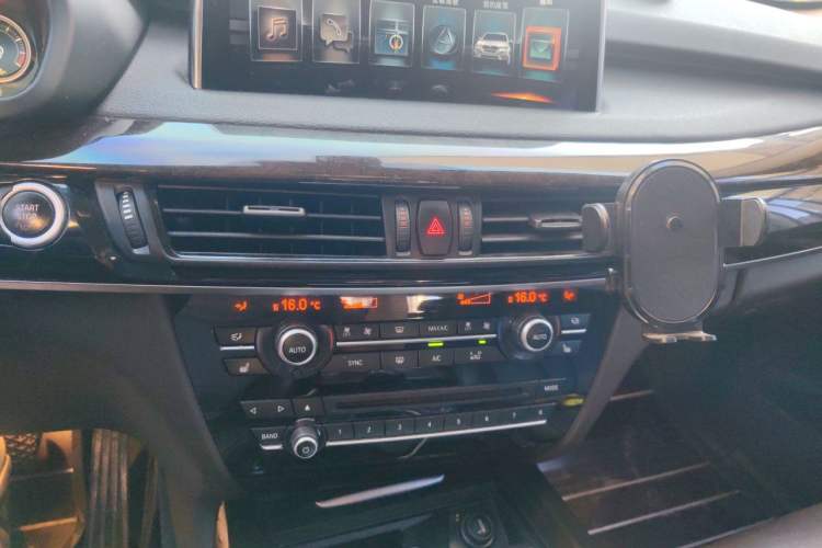 Used BMW X5 2017 xDrive28i Audio And AC Panel