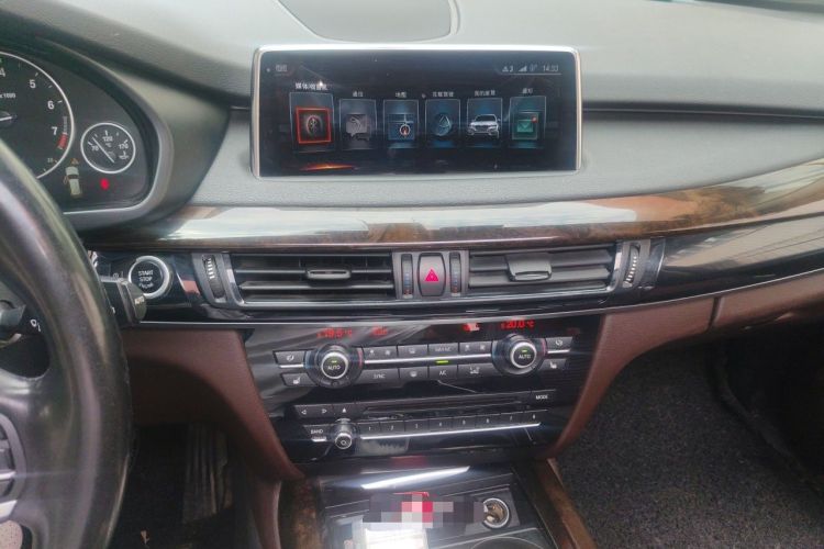 Used BMW X5 2017 xDrive28i Audio And AC Panel