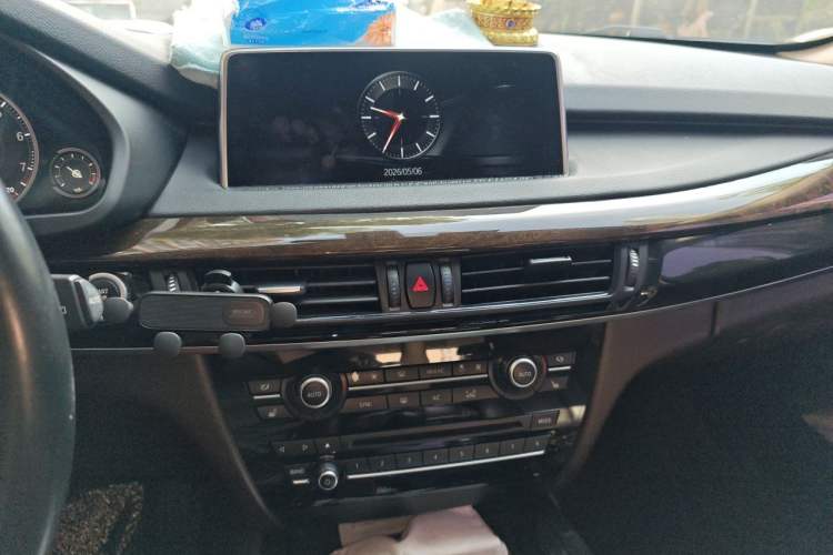 Used BMW X5 2017 xDrive28i Audio And AC Panel