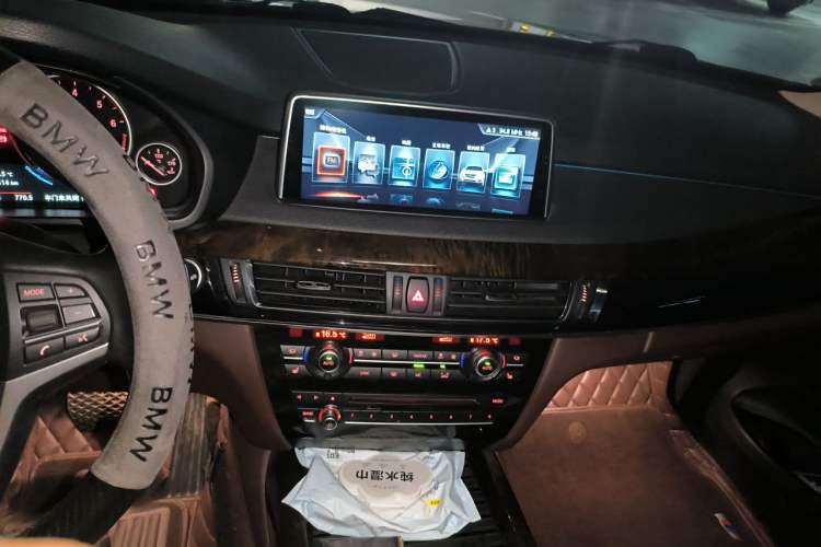 Used BMW X5 2017 xDrive35i Elegant Edition Audio And AC Panel