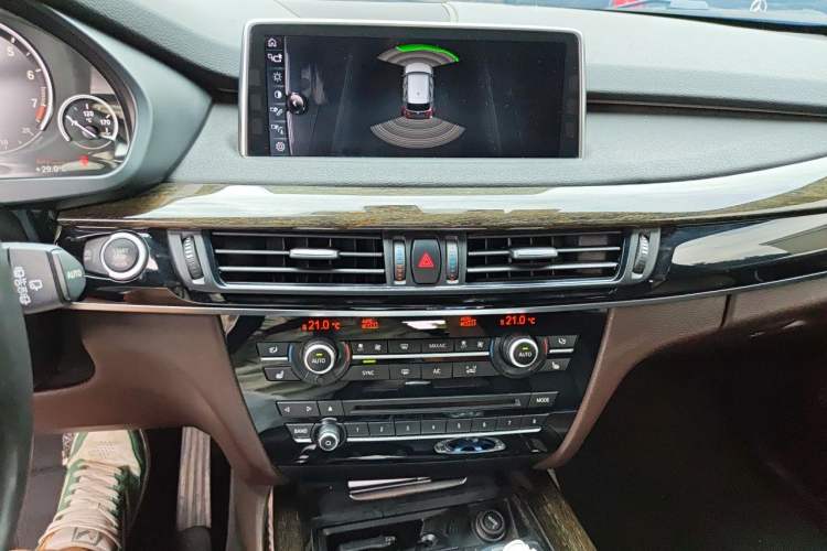 Used BMW X5 2017 xDrive35i M Sport Edition Audio And AC Panel