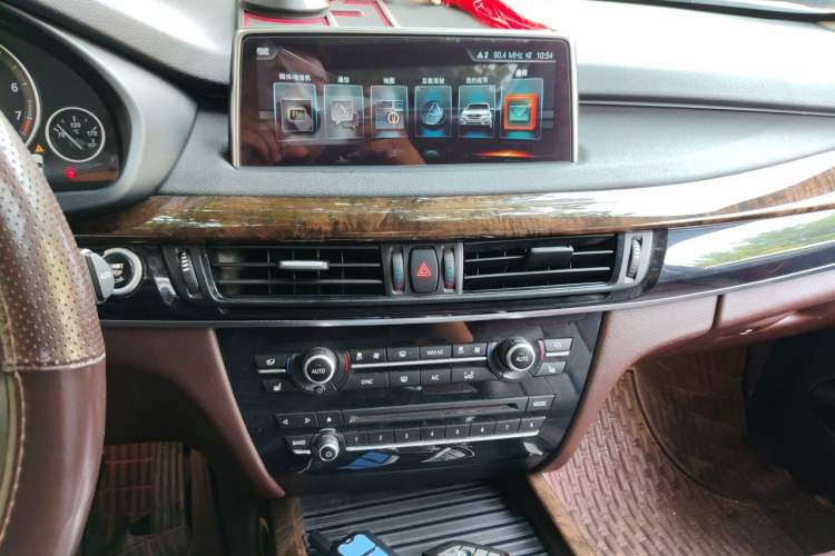 Used BMW X5 2017 xDrive28i Audio And AC Panel