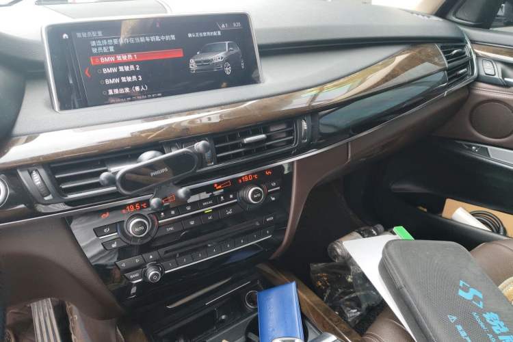 Used BMW X5 2017 xDrive35i Elegant Edition Audio And AC Panel