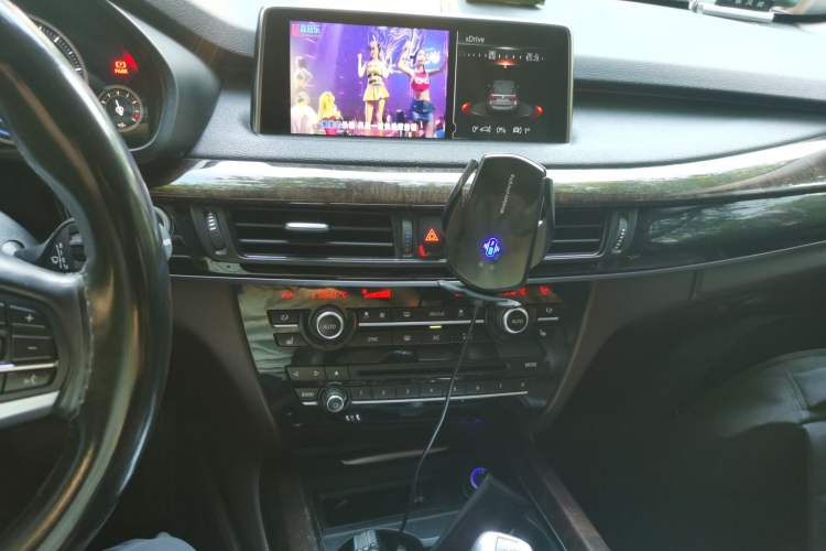 Used BMW X5 2017 xDrive28i Audio And AC Panel