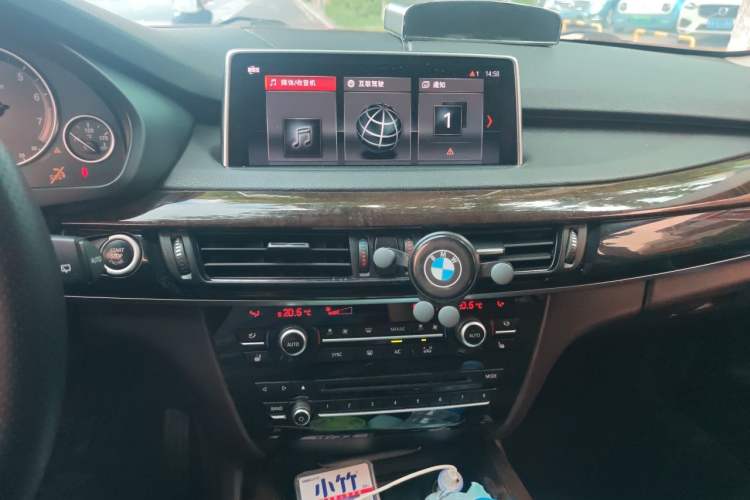 Used BMW X5 2017 xDrive28i Audio And AC Panel