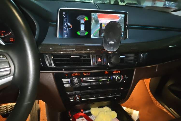 Used BMW X5 2017 xDrive35i Luxury Edition Audio And AC Panel