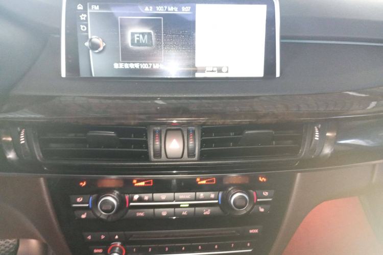 Used BMW X5 2017 xDrive28i Audio And AC Panel