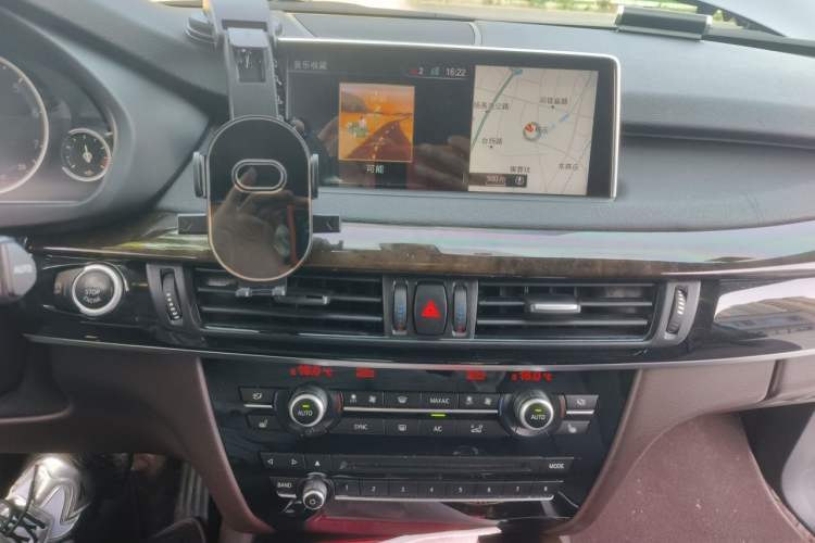 Used BMW X5 2017 xDrive28i Audio And AC Panel