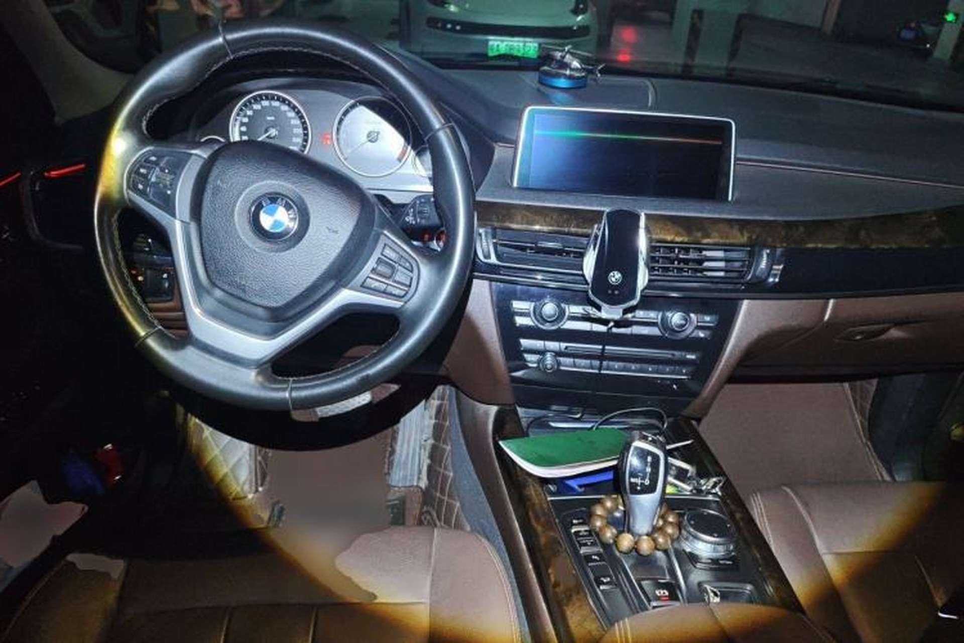 Used BMW X5 2017 xDrive28i Center Console