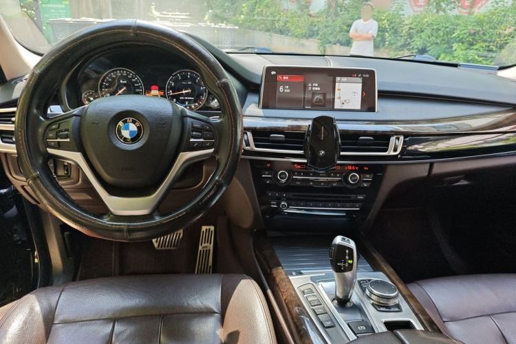Used BMW X5 2017 xDrive28i Center Console