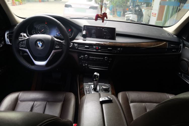 Used BMW X5 2017 xDrive28i Center Console